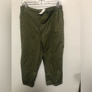Size 18/20 Cato cargo capri pants nwt